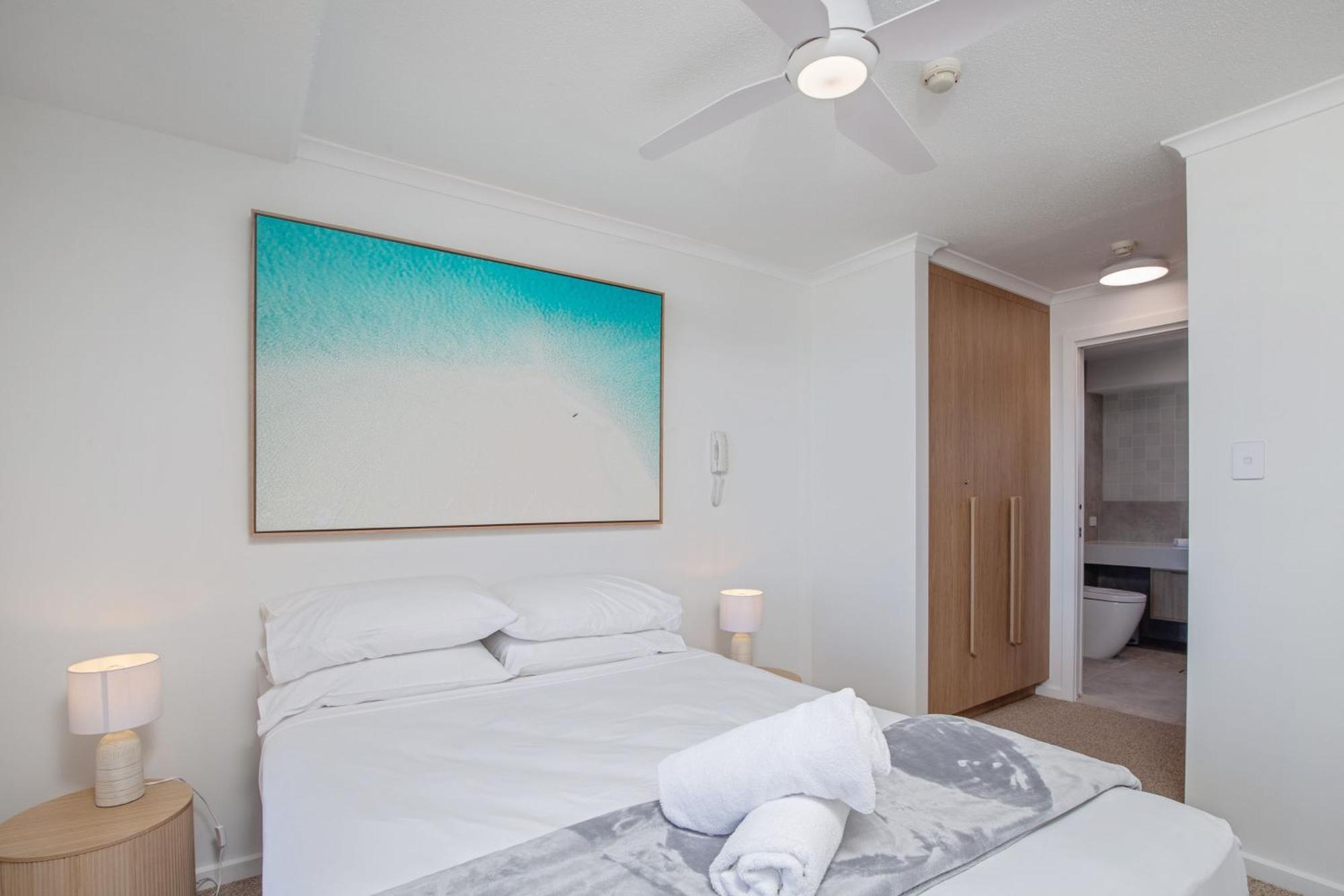 גולד קוסט Crystal Beachfront Apartments מראה חיצוני תמונה