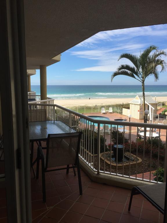 גולד קוסט Crystal Beachfront Apartments מראה חיצוני תמונה