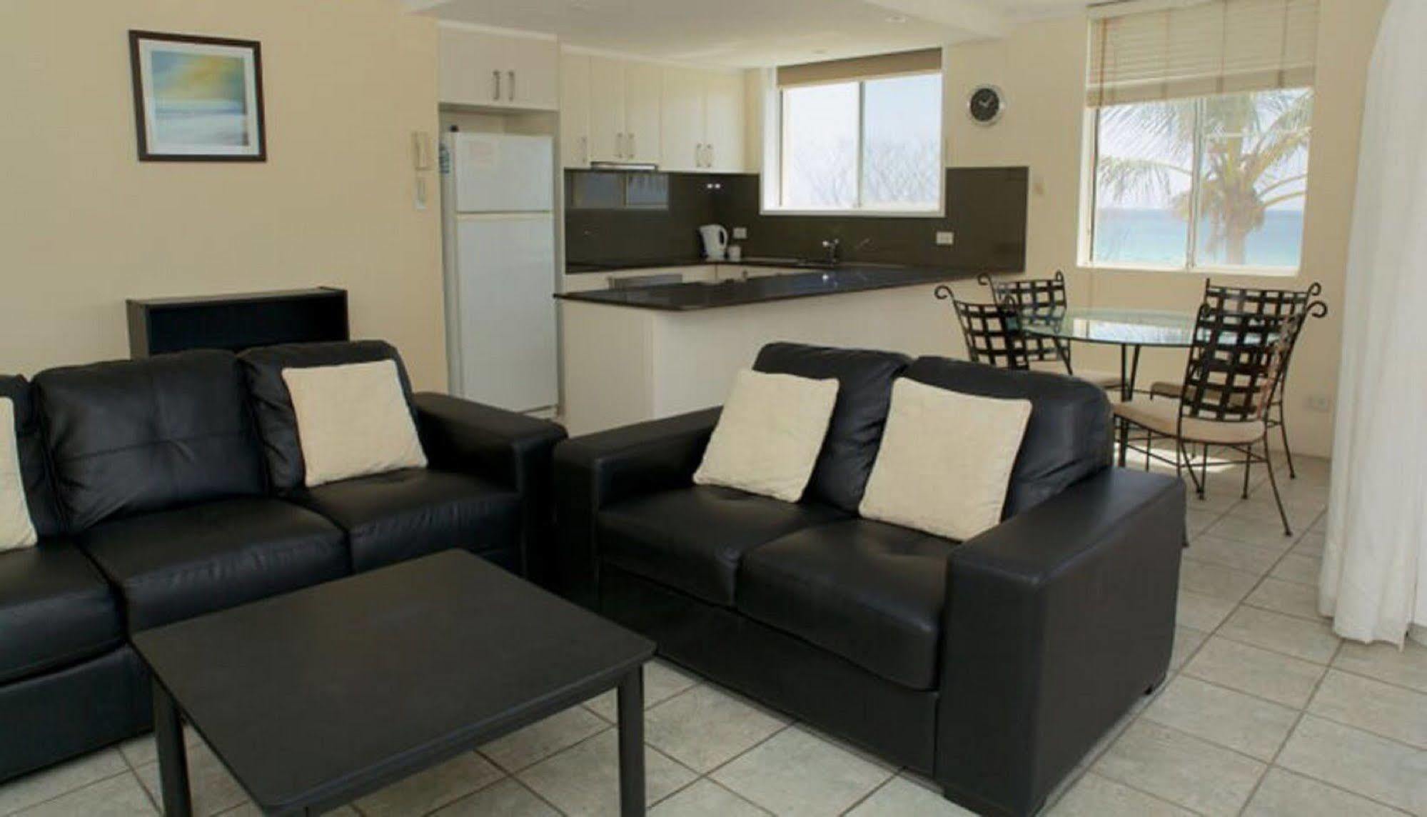 גולד קוסט Crystal Beachfront Apartments מראה חיצוני תמונה