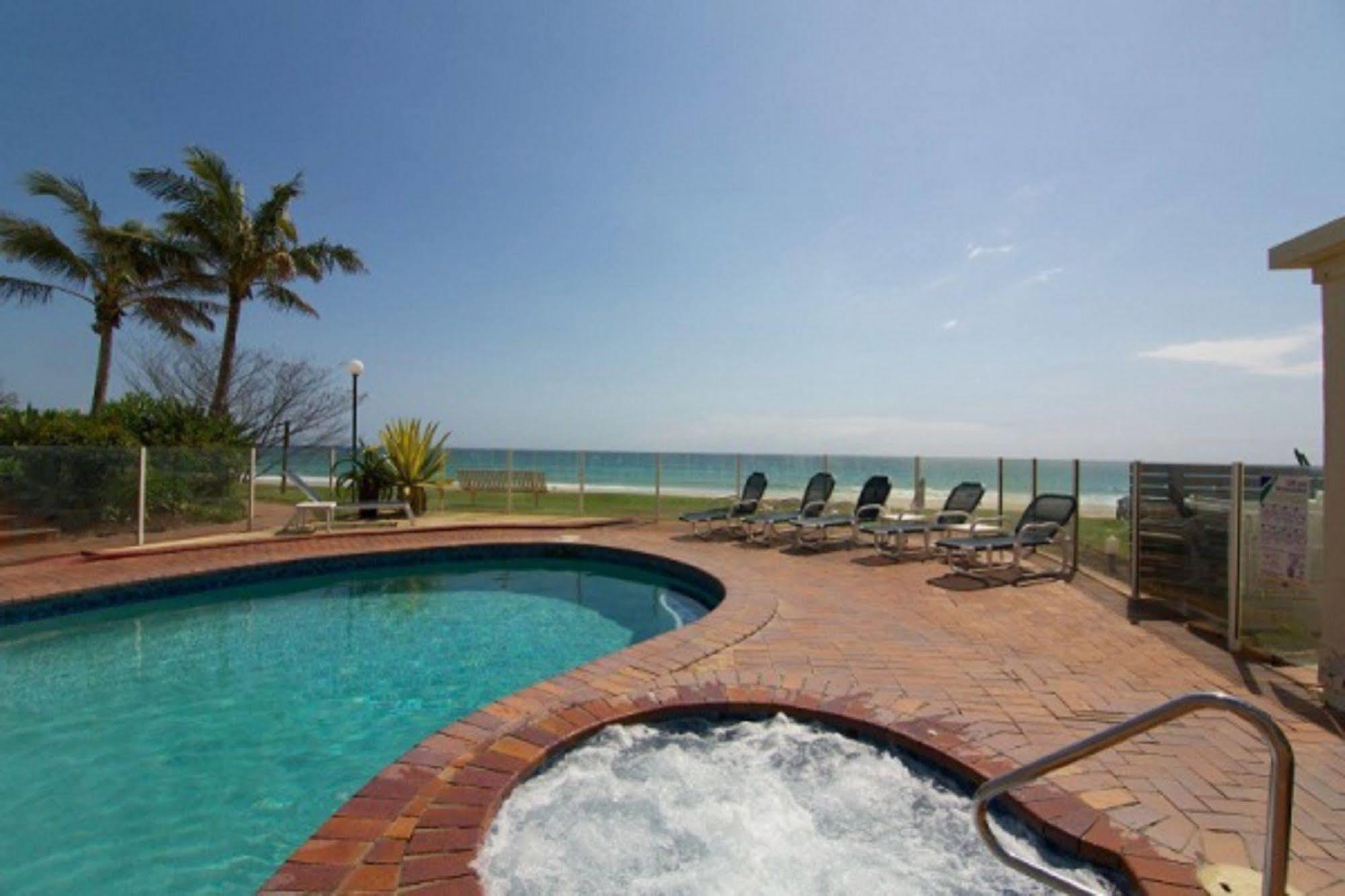 גולד קוסט Crystal Beachfront Apartments מראה חיצוני תמונה